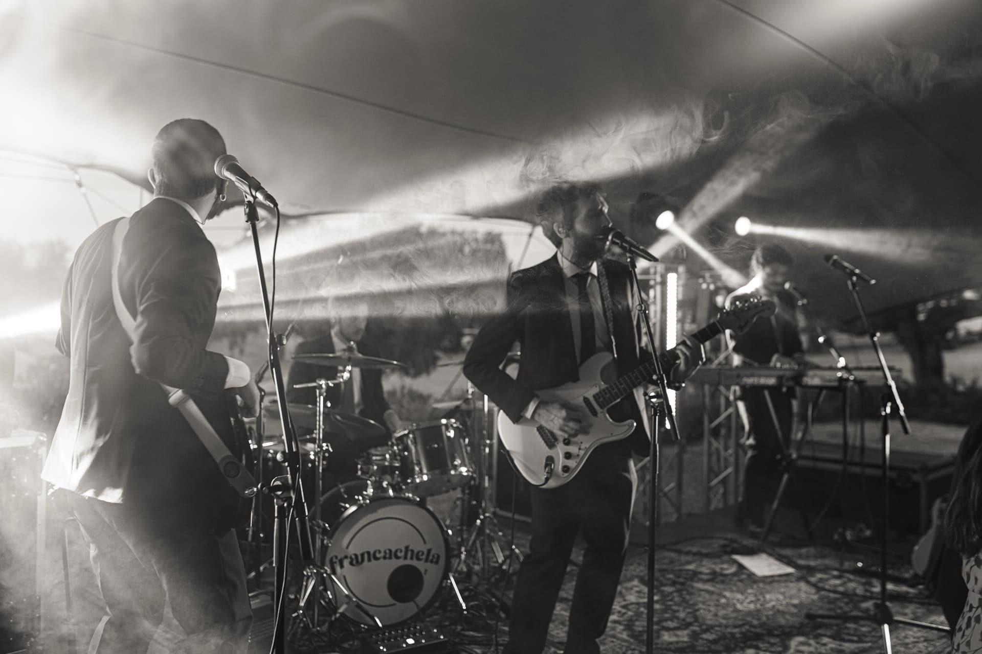 Francachela tocando en directo